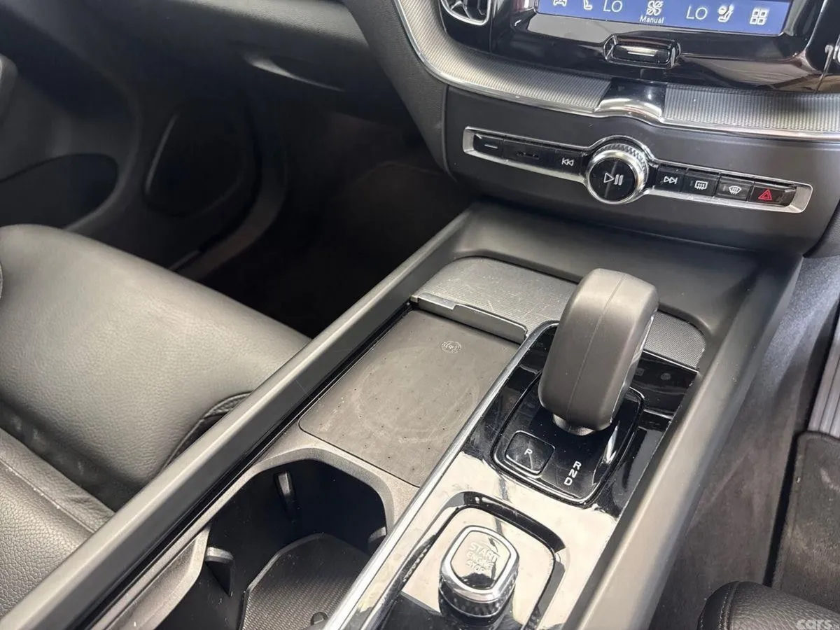 Volvo XC60 SUV, Petrol Plug-in Hybrid, 2024, Grey