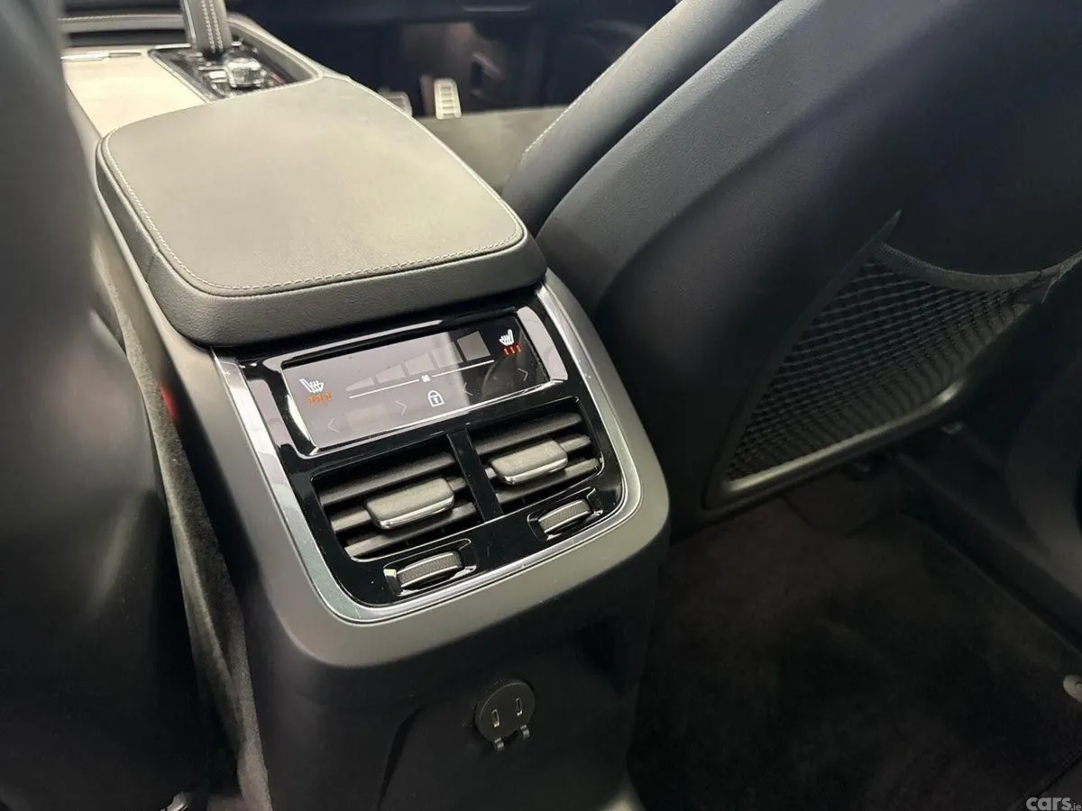 Volvo XC90 SUV, Petrol Plug-in Hybrid, 2021, Blue