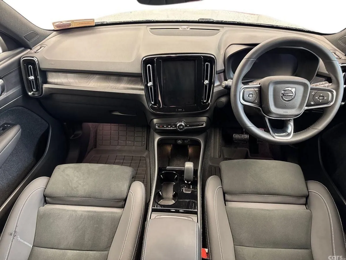 Volvo XC40 Estate, Electric, 2024, Grey