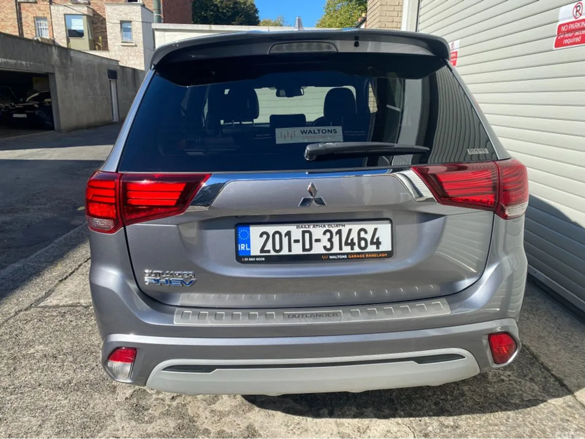 Mitsubishi Outlander 2.4 EXCEED PHEV @ Waltons Gar, Ranelagh