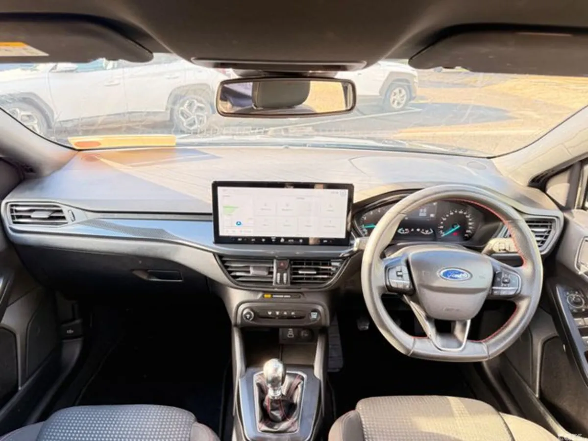 Ford Focus Hatchback, Petrol, 2024, Grey