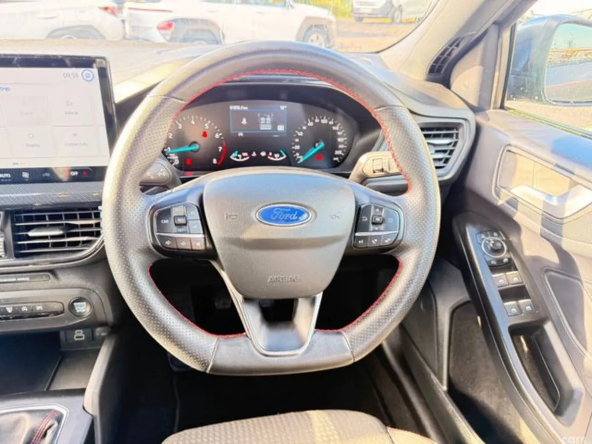 Ford Focus Hatchback, Petrol, 2024, Grey