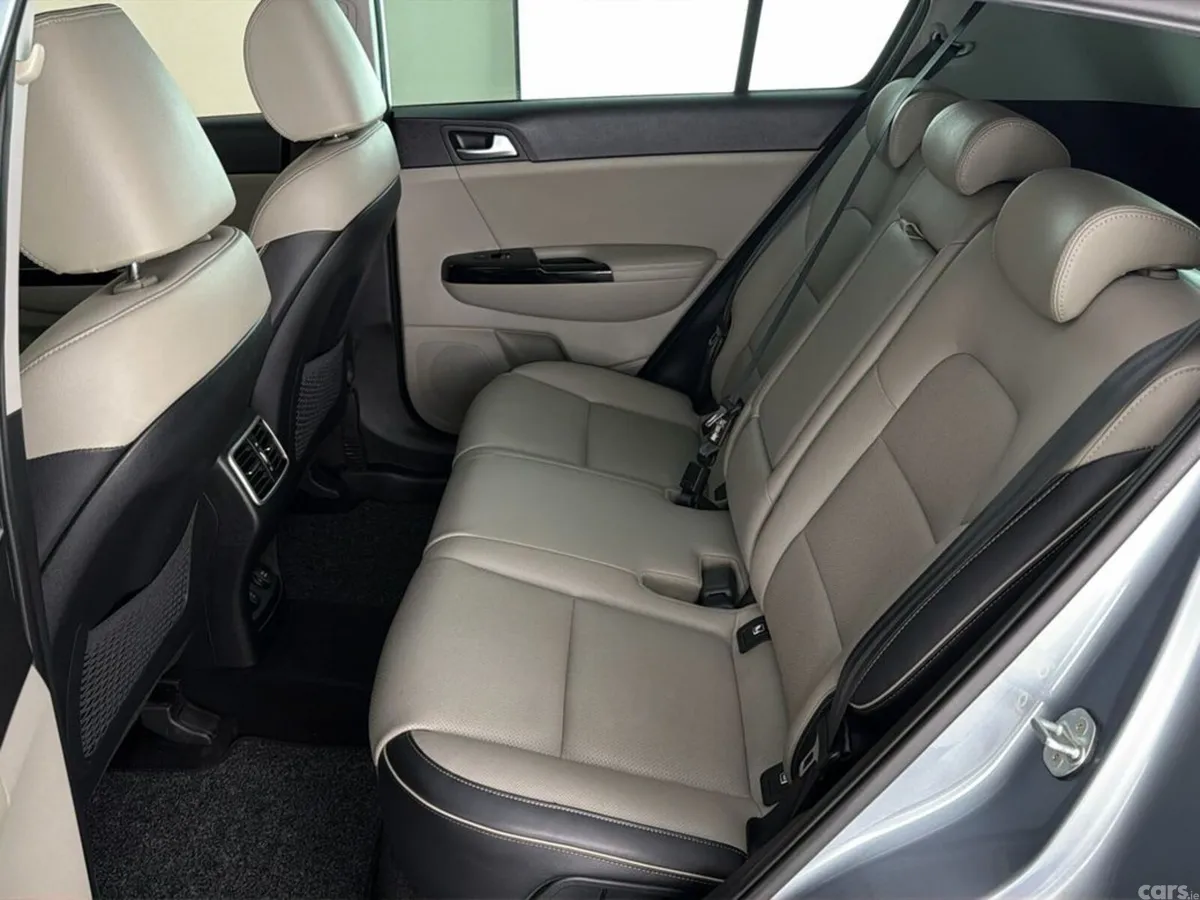 Kia Sportage SUV, Diesel Hybrid, 2021, Grey