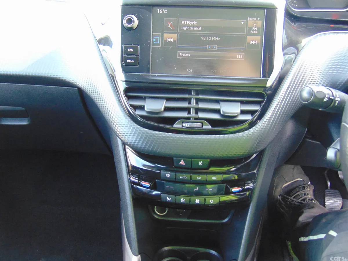 Peugeot 2008 SUV, Diesel, 2016, Grey