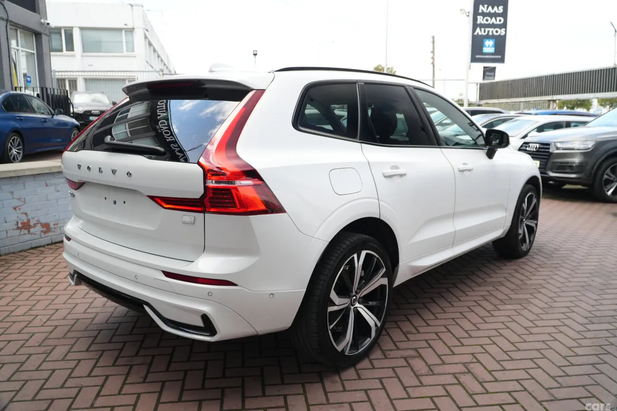 Volvo XC60 Estate, Petrol Plug-in Hybrid, 2023, White
