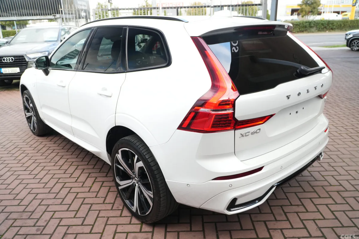 Volvo XC60 Estate, Petrol Plug-in Hybrid, 2023, White
