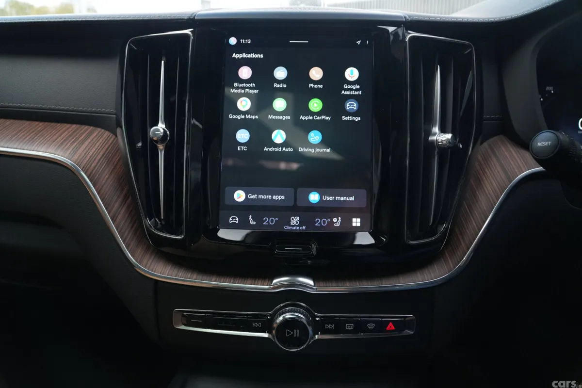 Volvo XC60 Estate, Petrol Plug-in Hybrid, 2023, White