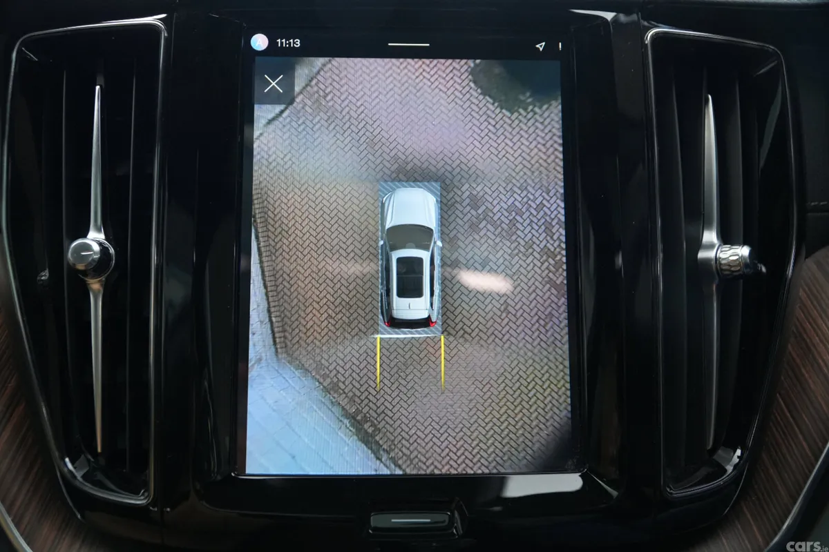 Volvo XC60 Estate, Petrol Plug-in Hybrid, 2023, White