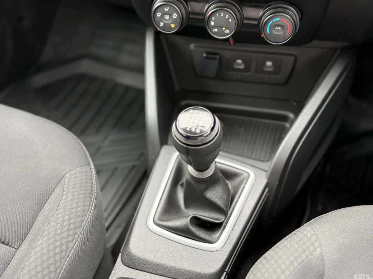 Dacia Duster SUV, Diesel, 2023, Grey