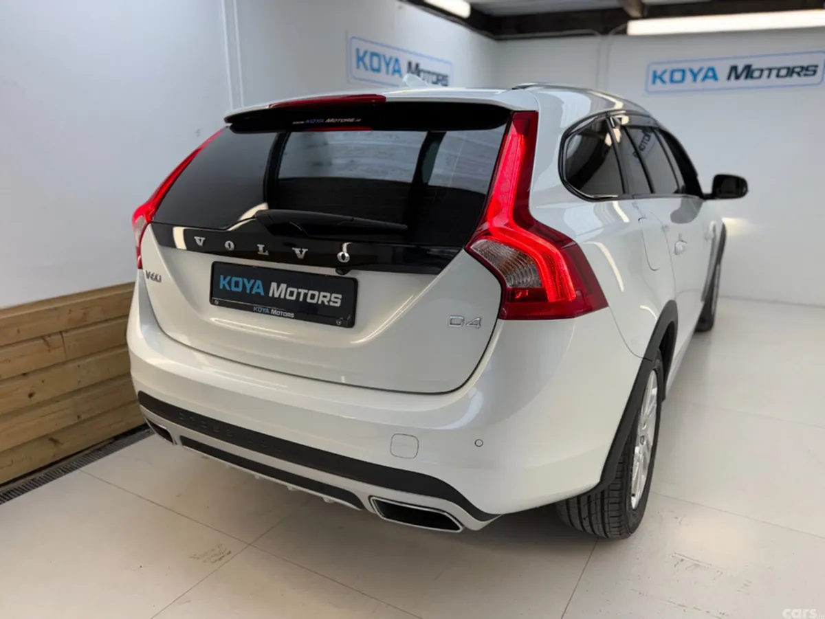Volvo V60 Estate, Diesel, 2017, White
