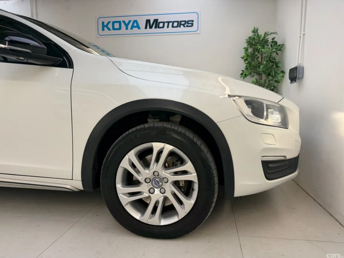 Volvo V60 Estate, Diesel, 2017, White