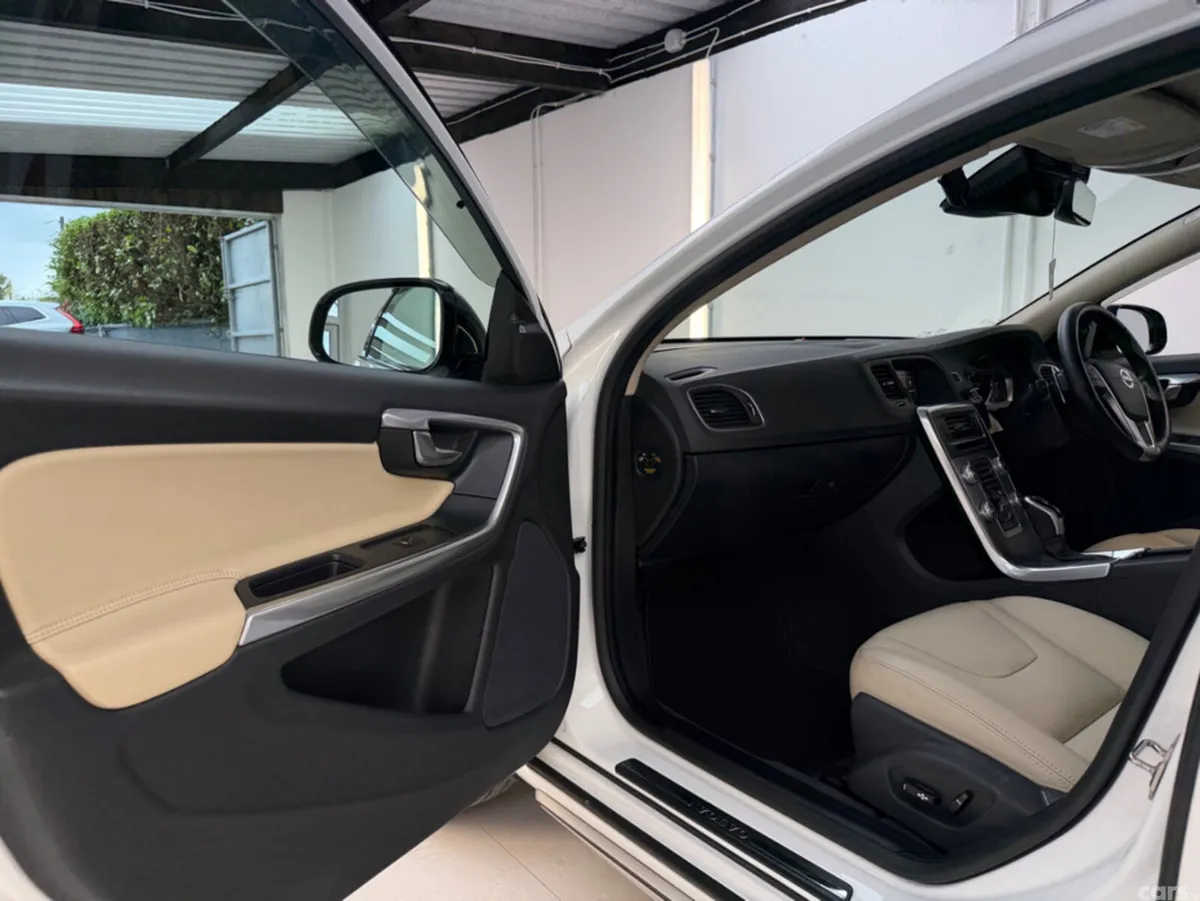 Volvo V60 Estate, Diesel, 2017, White