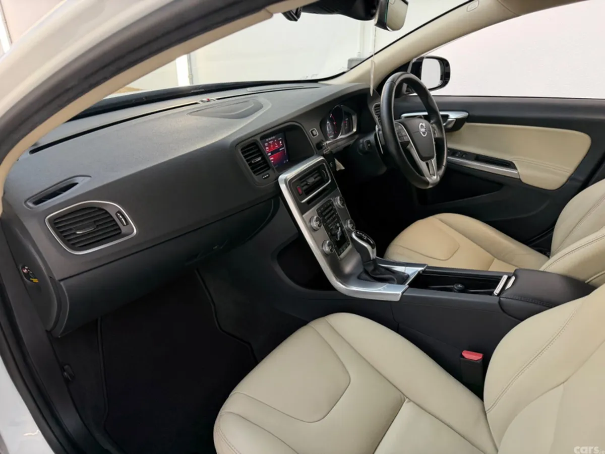 Volvo V60 Estate, Diesel, 2017, White