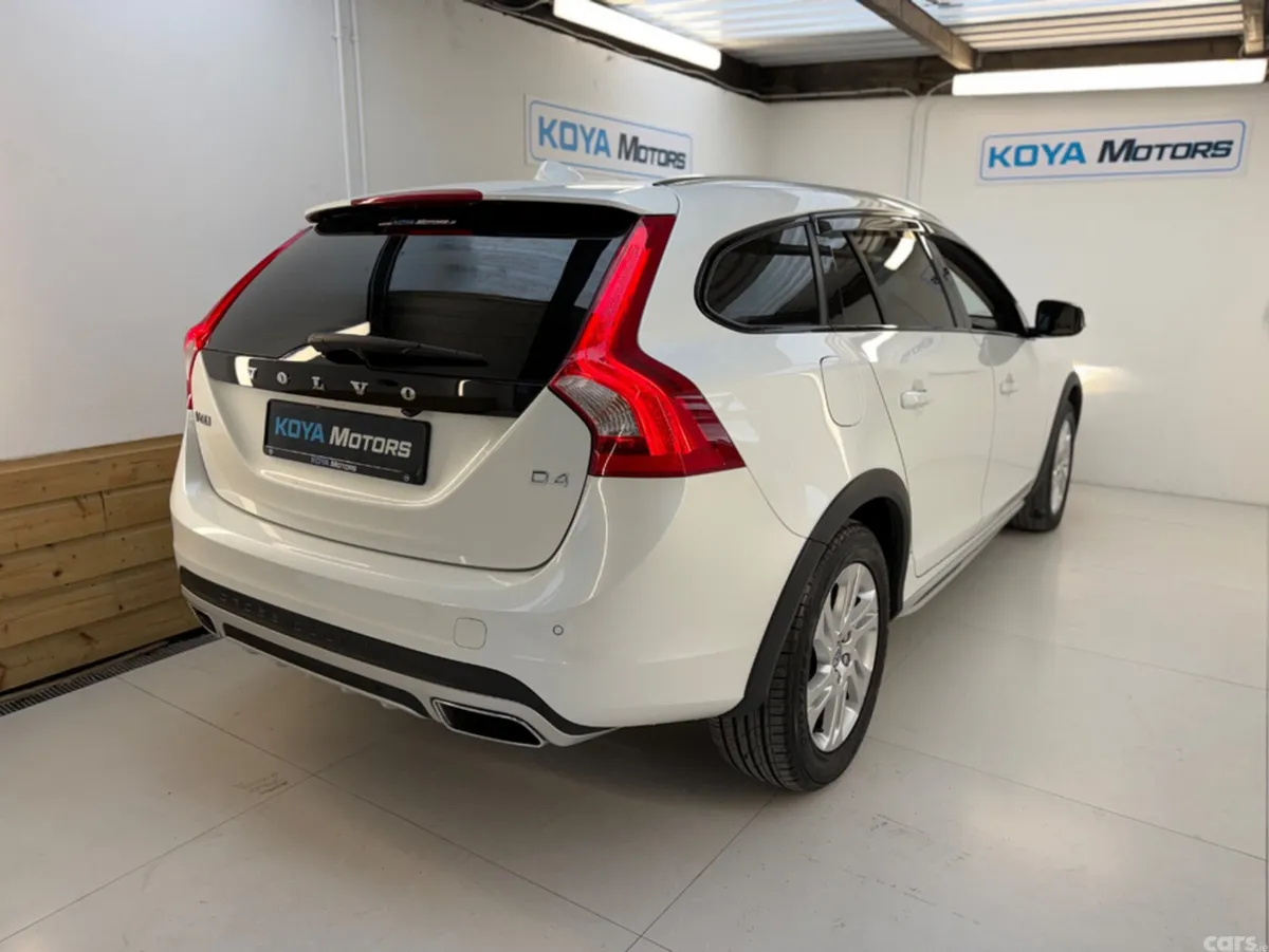 Volvo V60 Estate, Diesel, 2017, White