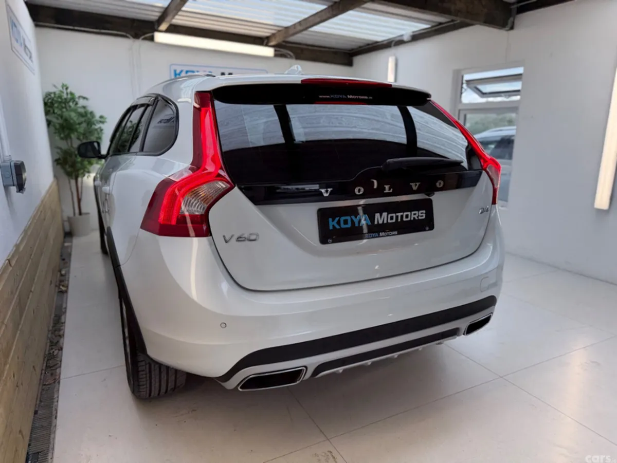 Volvo V60 Estate, Diesel, 2017, White