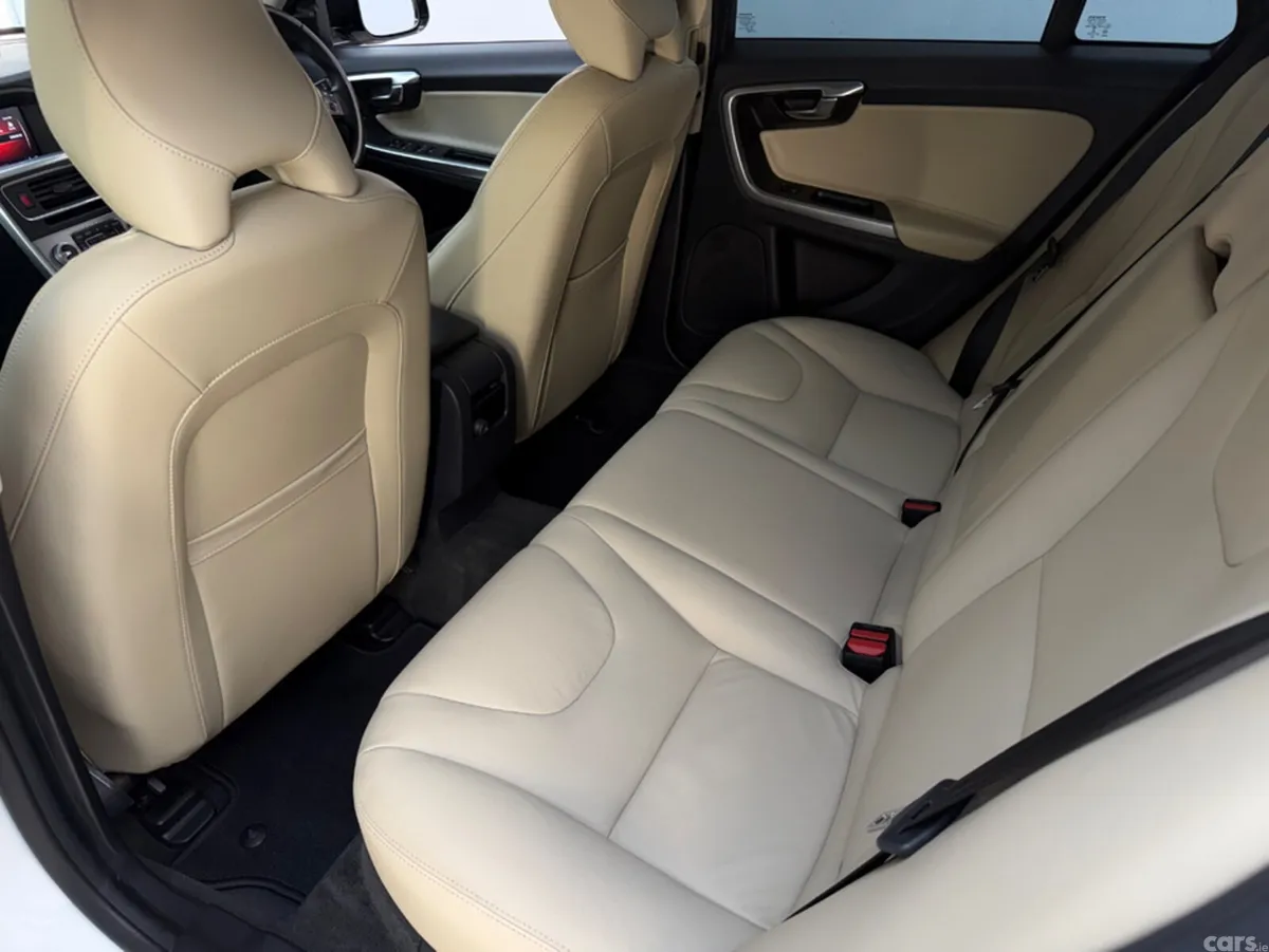Volvo V60 Estate, Diesel, 2017, White