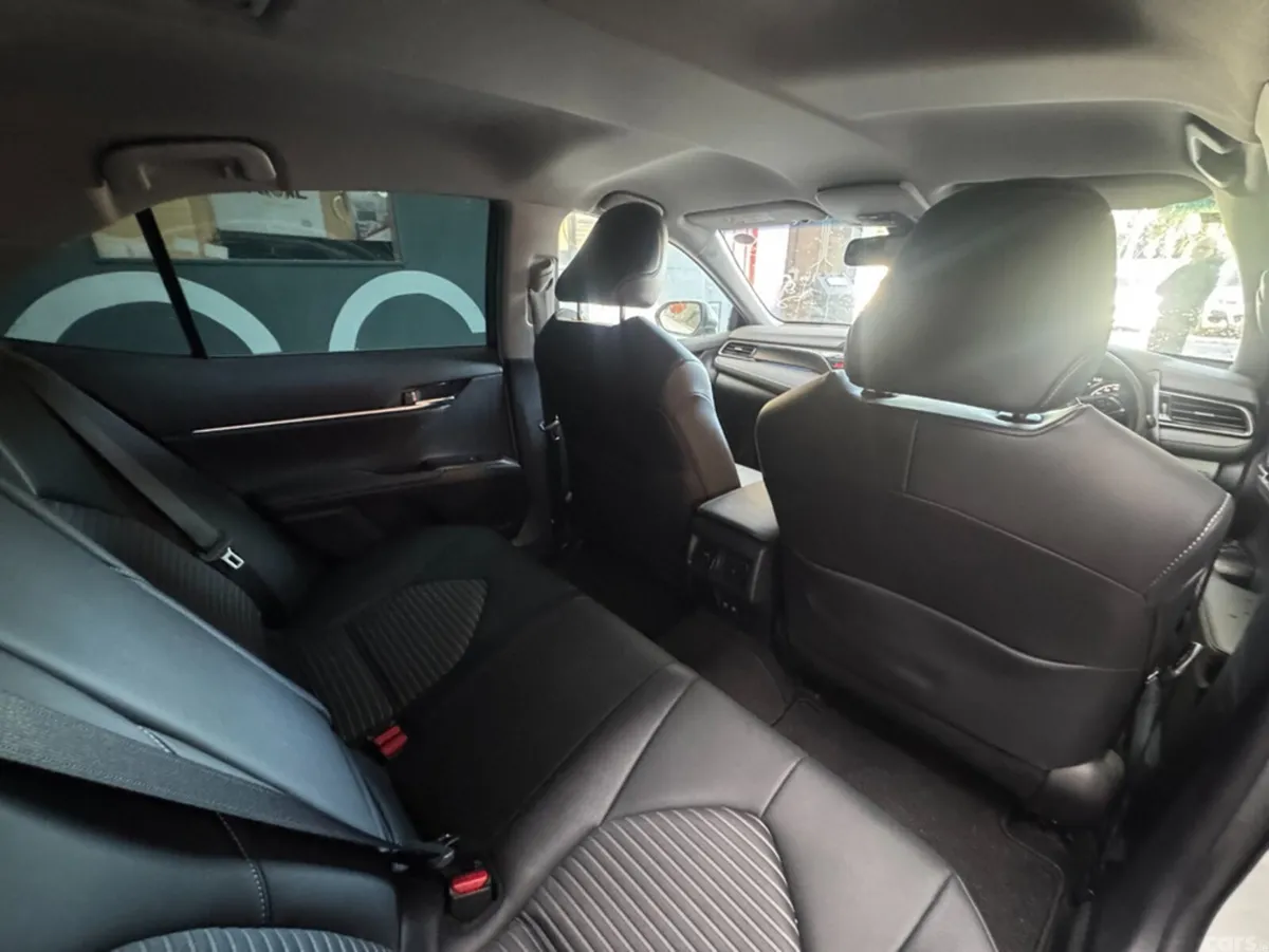 Toyota Camry Saloon, Petrol, 2022, White