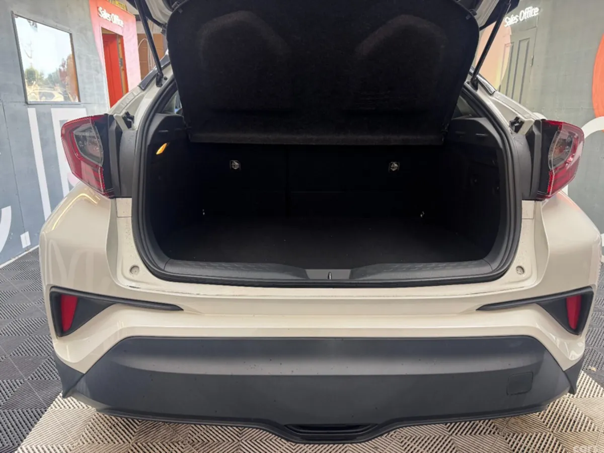 Toyota C-HR SUV, Petrol, 2019, White