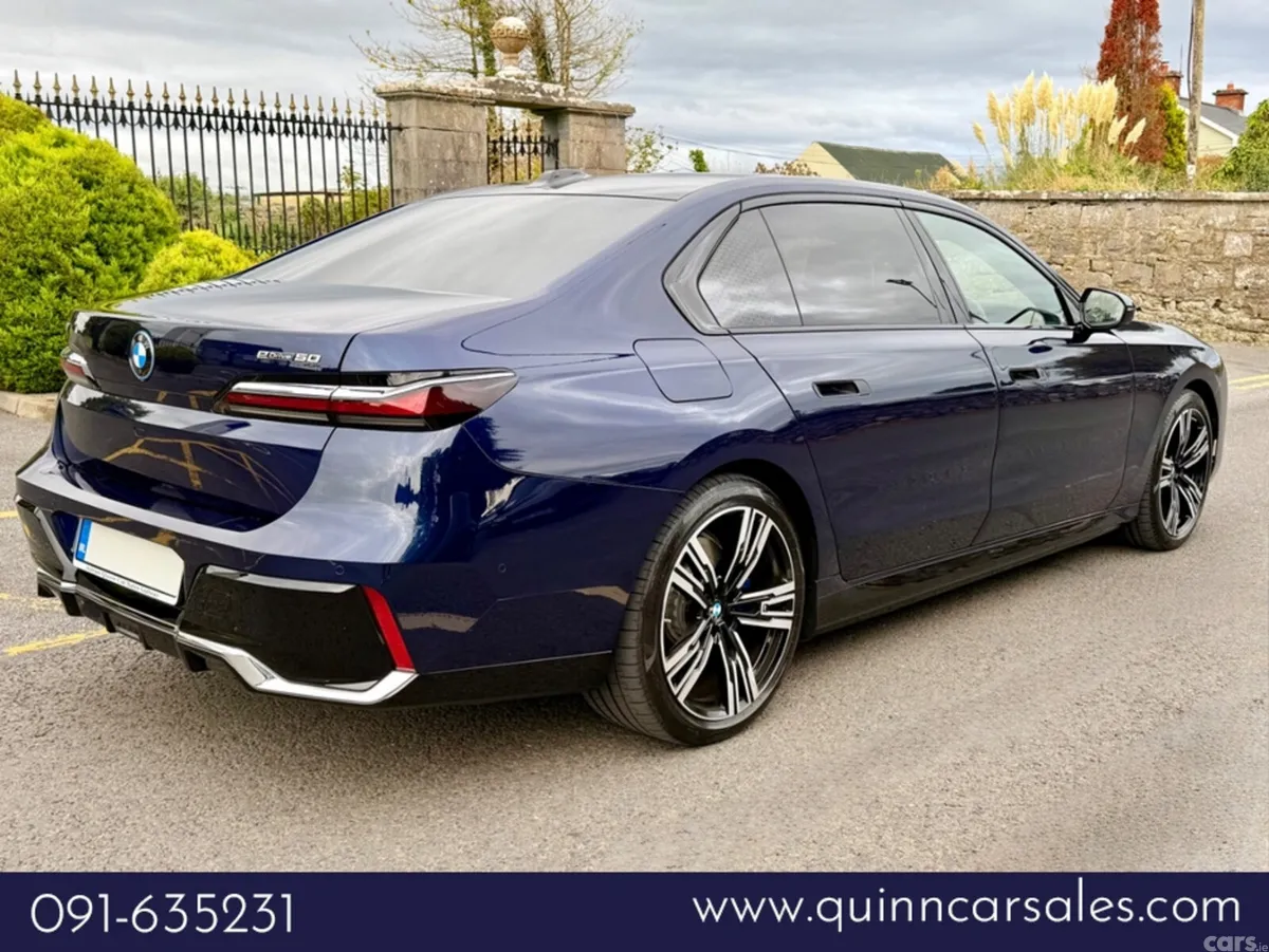 BMW i7 Saloon, Electric, 2026, Blue