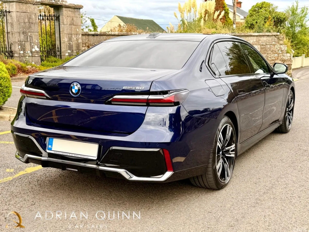 BMW i7 Saloon, Electric, 2026, Blue