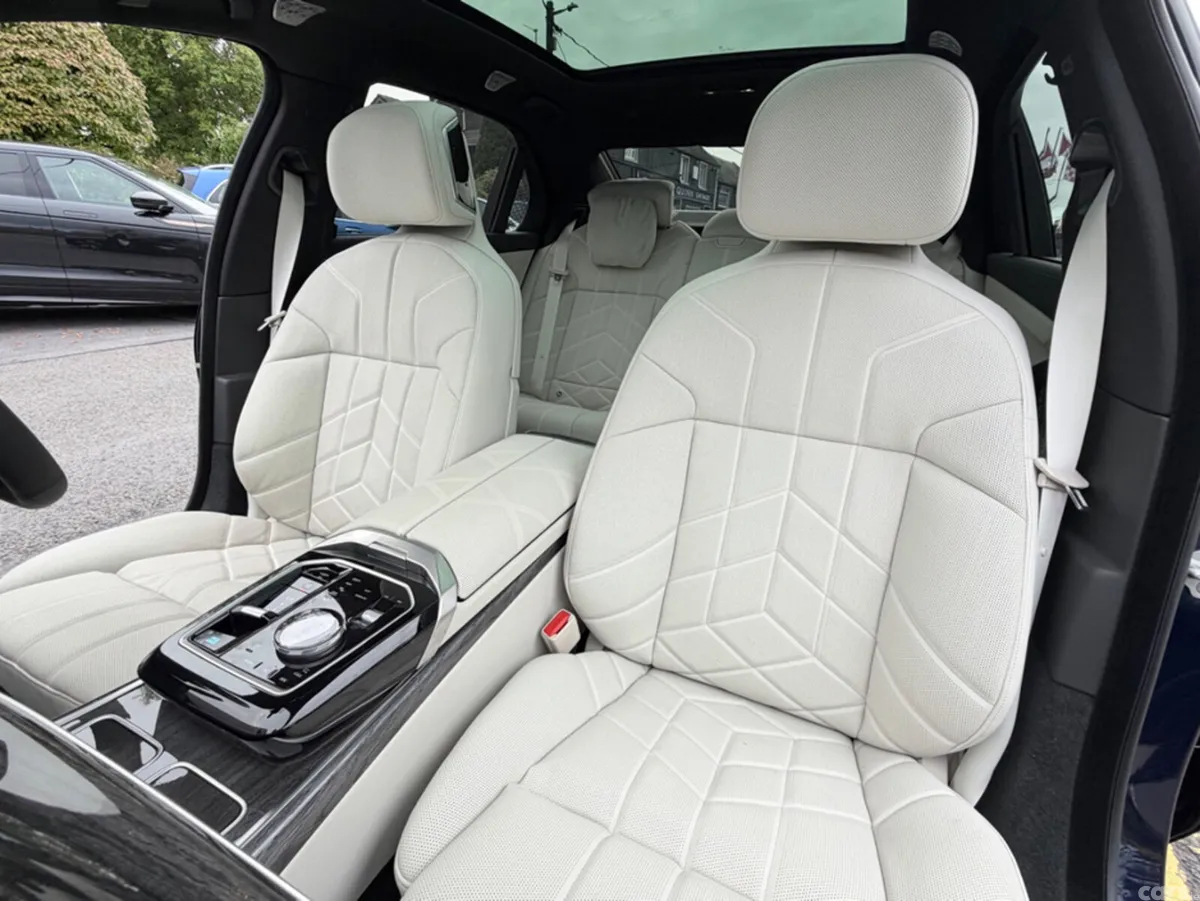 BMW i7 Saloon, Electric, 2026, Blue