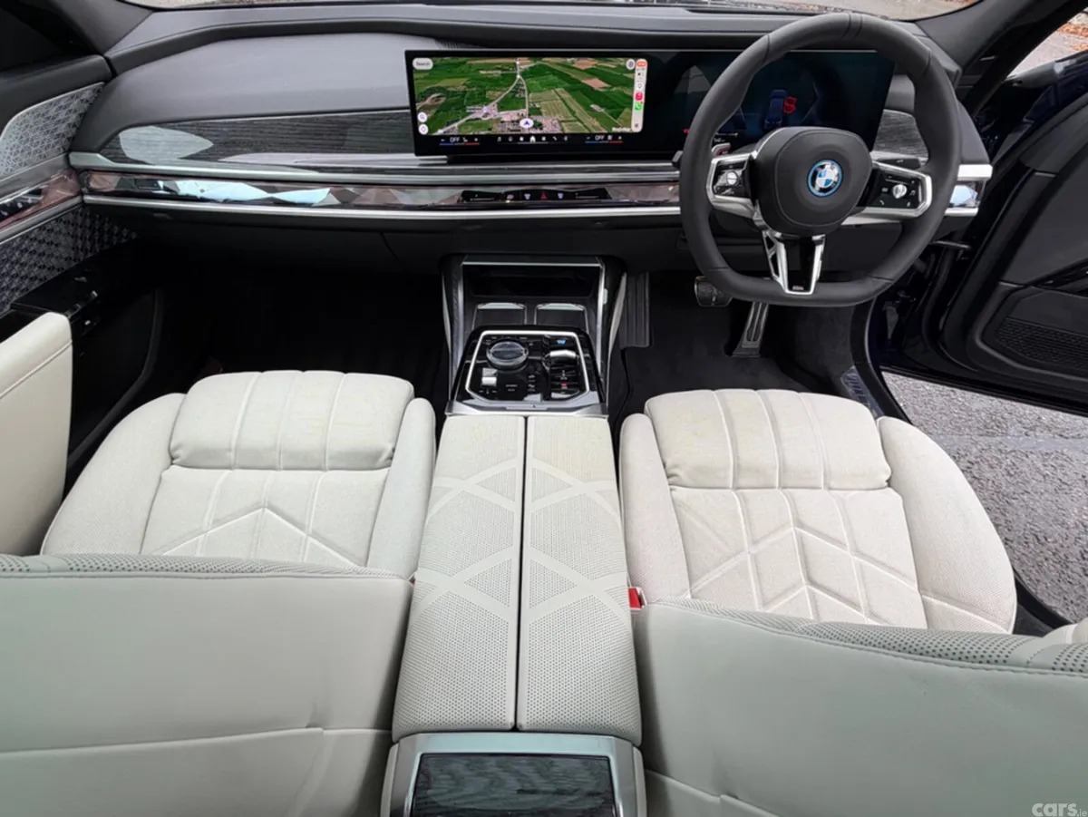 BMW i7 Saloon, Electric, 2026, Blue