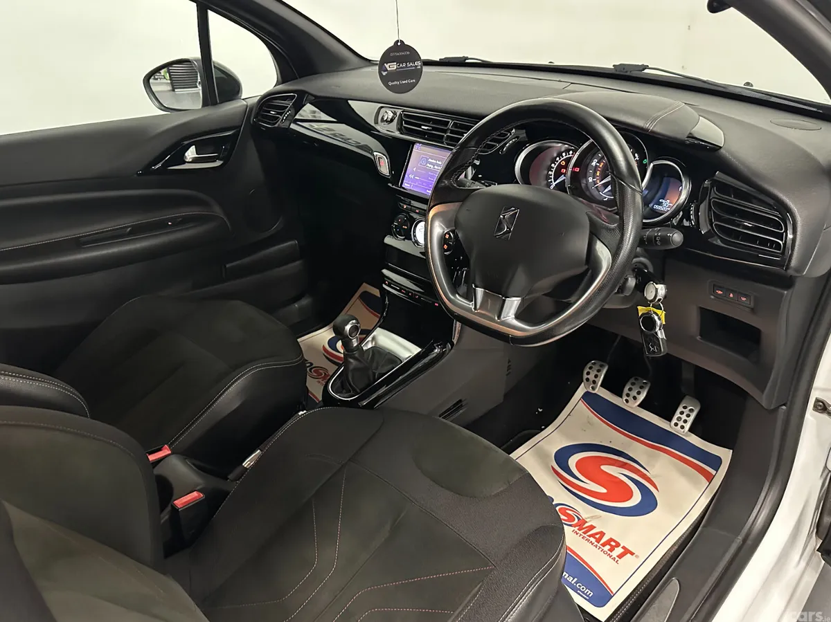 DS Automobiles DS 3 Hatchback, Petrol, 2017, White