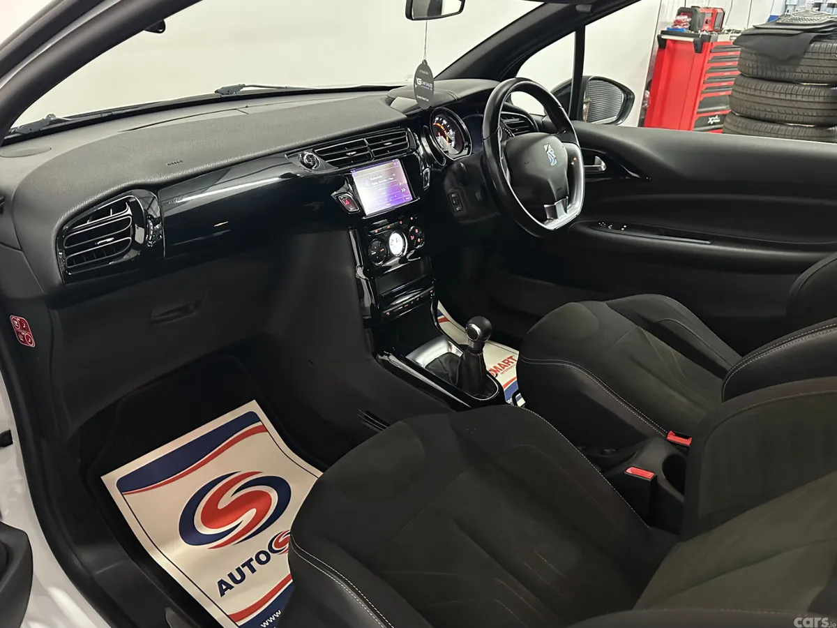 DS Automobiles DS 3 Hatchback, Petrol, 2017, White