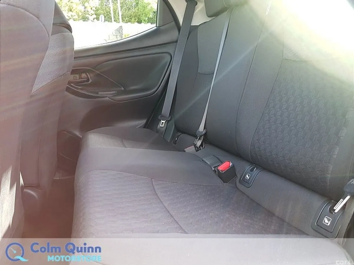 Toyota Yaris Hatchback, Petrol Hybrid, 2024, White