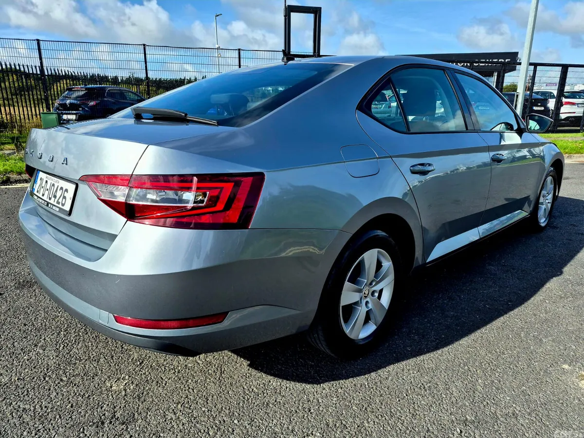 Skoda Superb Saloon, Diesel, 2021, Grey