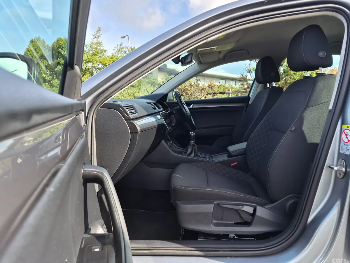 Skoda Superb Saloon, Diesel, 2021, Grey