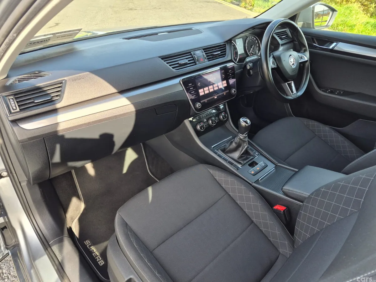 Skoda Superb Saloon, Diesel, 2021, Grey