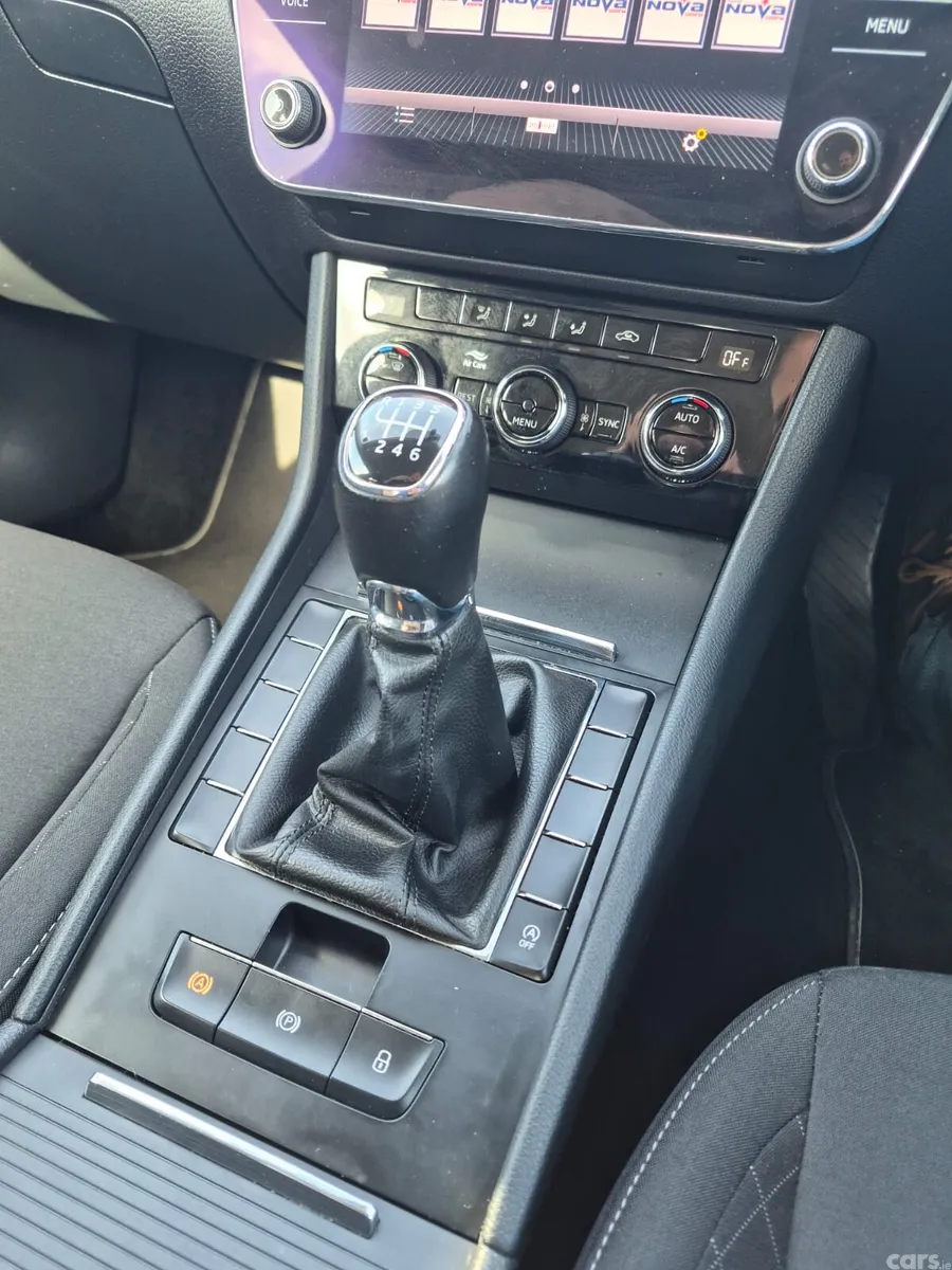 Skoda Superb Saloon, Diesel, 2021, Grey
