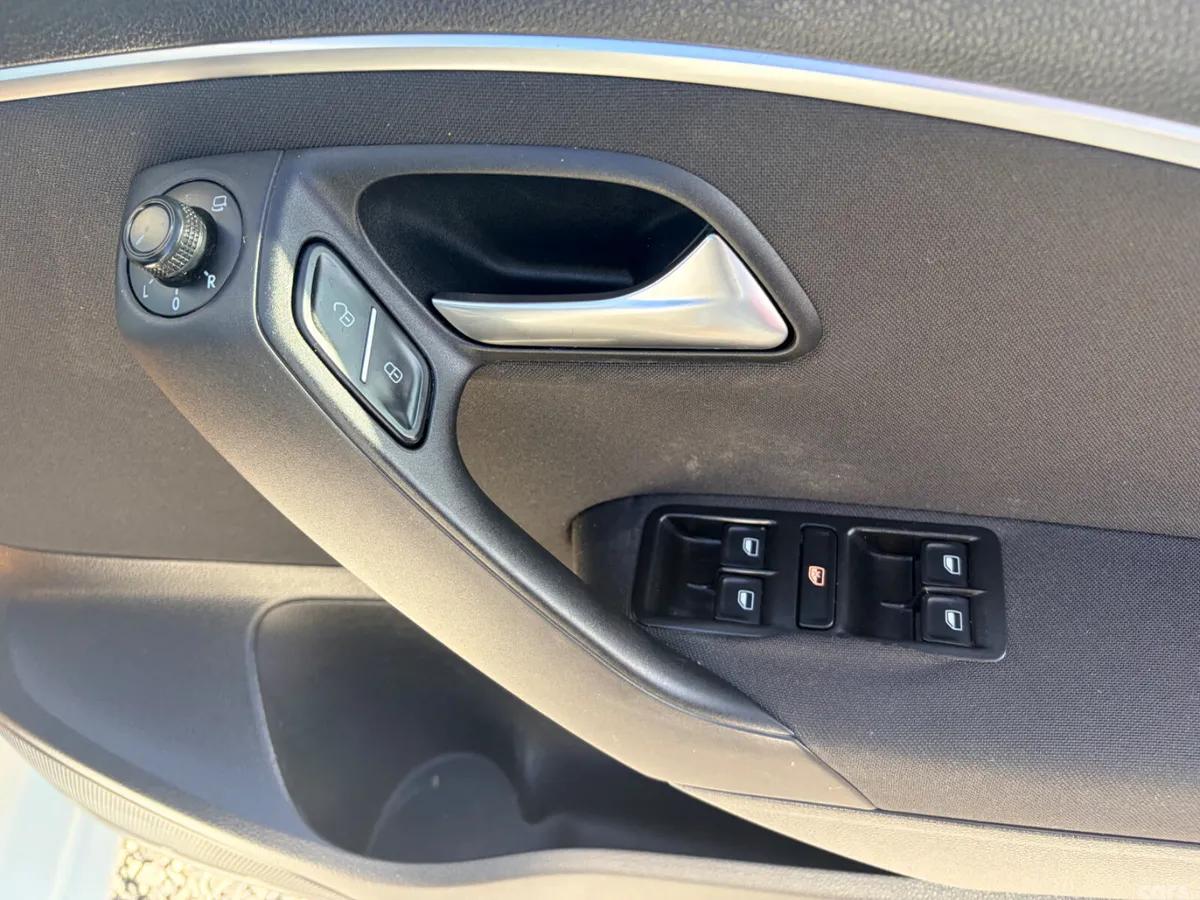 Volkswagen Polo Hatchback, Petrol, 2017, White