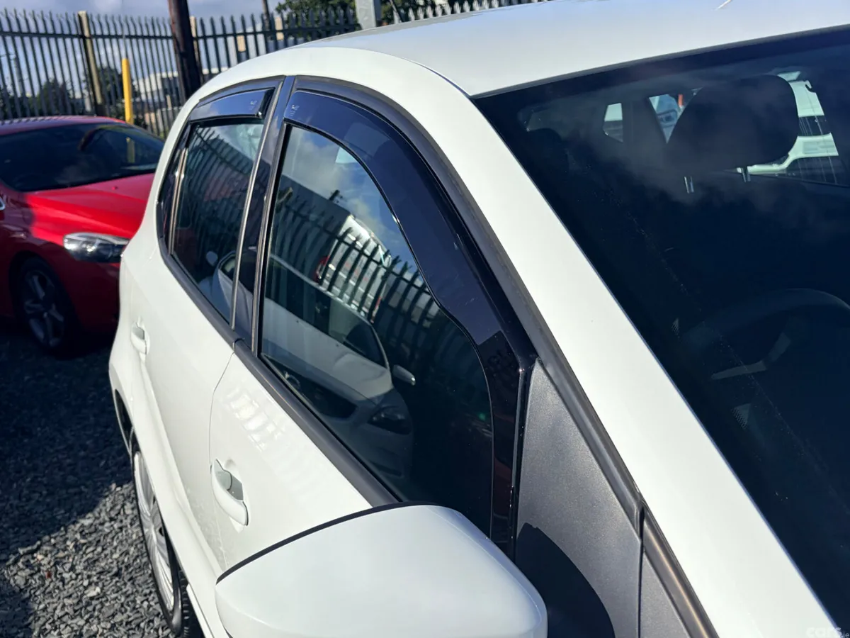Volkswagen Polo Hatchback, Petrol, 2017, White
