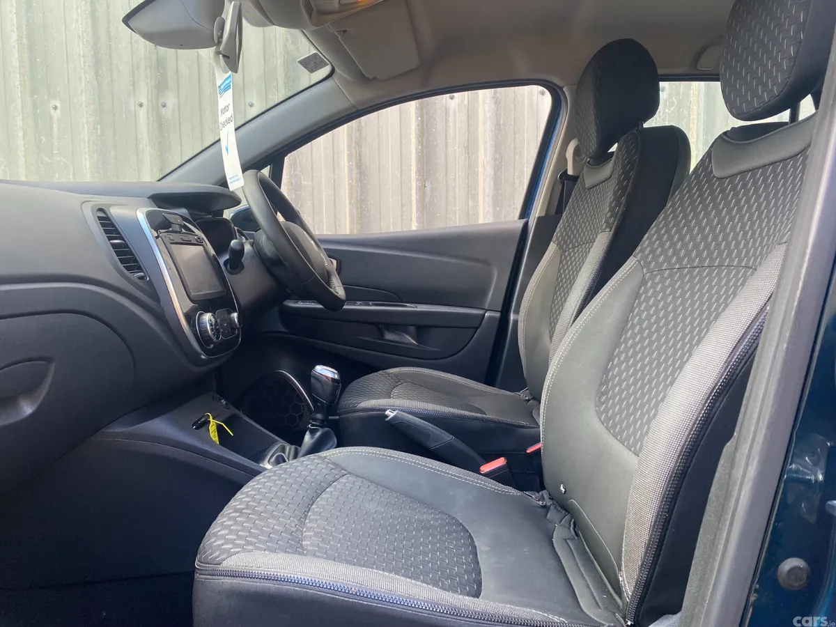 Renault Captur Hatchback, Petrol, 2018, Blue