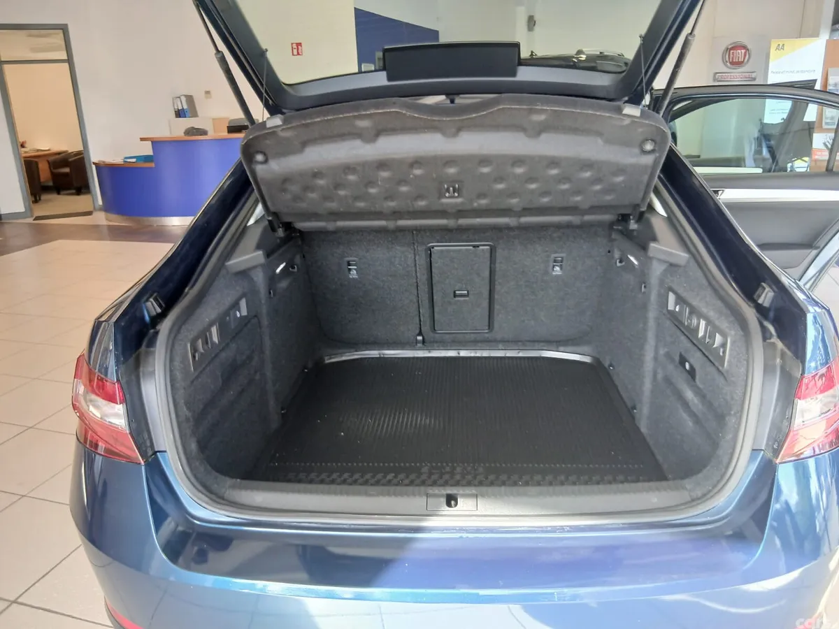 Skoda Superb Saloon, Diesel, 2022, Blue