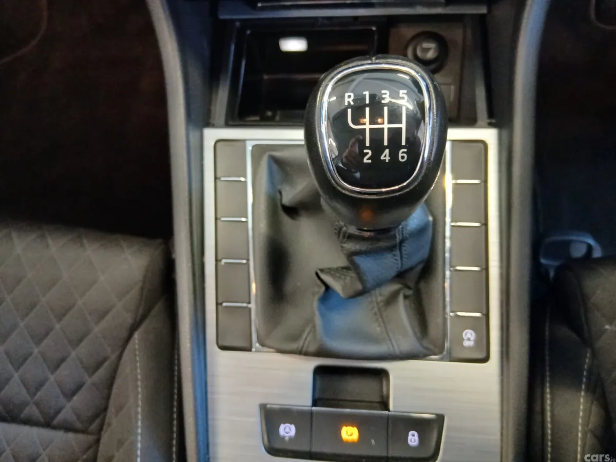 Skoda Superb Saloon, Diesel, 2022, Blue