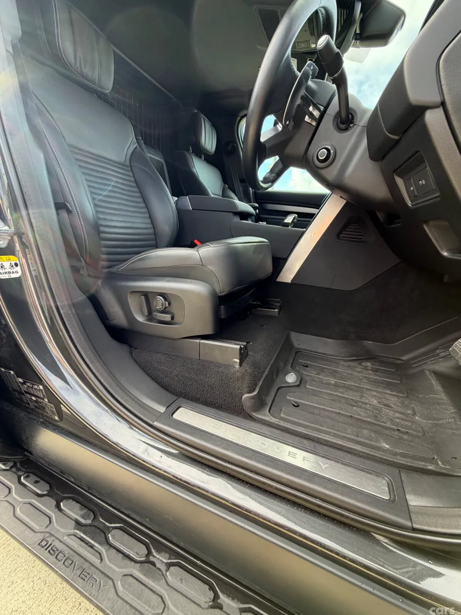 Land Rover Discovery SUV, Diesel, 2025, Grey