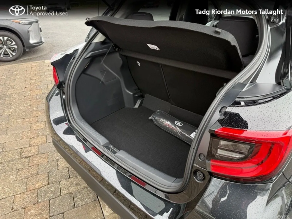 Toyota Yaris Hatchback, Petrol Hybrid, 2026, Black