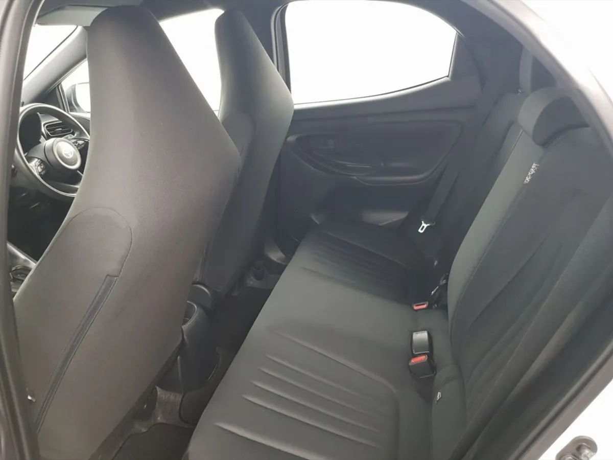 Toyota Yaris Hatchback, Petrol Hybrid, 2024, White