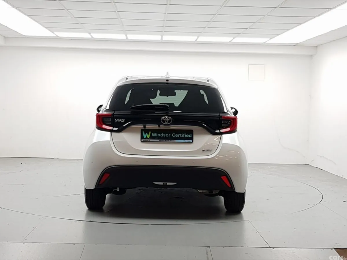 Toyota Yaris Hatchback, Petrol Hybrid, 2024, White