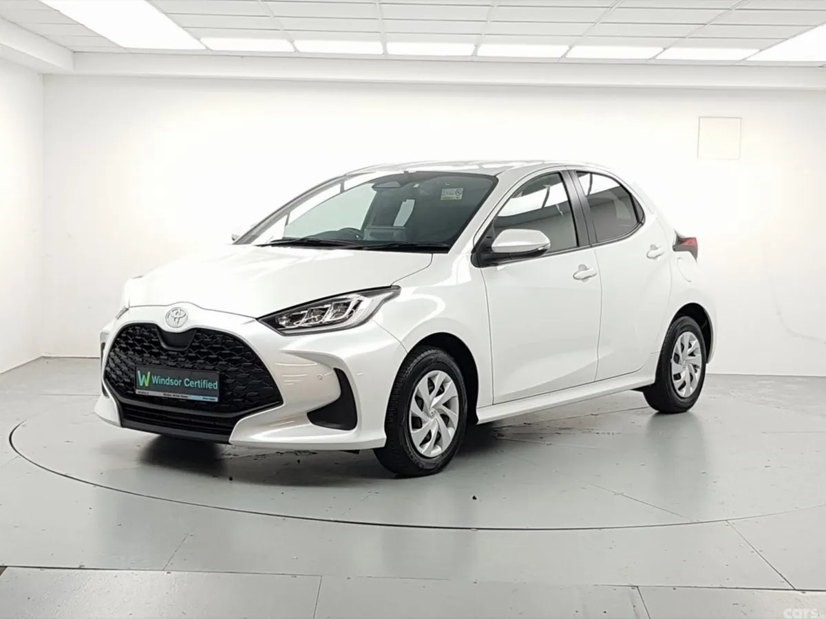 Toyota Yaris Hatchback, Petrol Hybrid, 2024, White