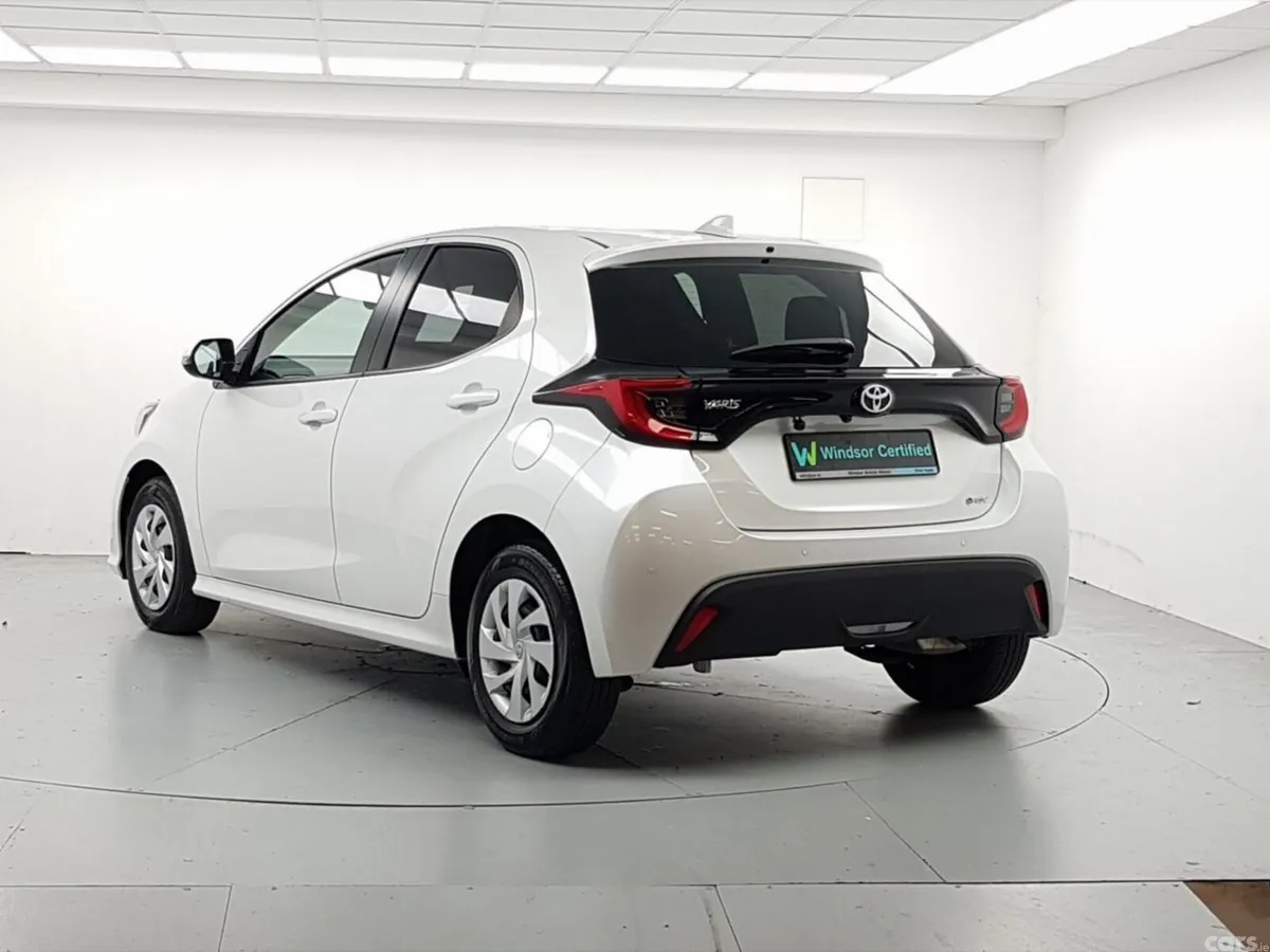 Toyota Yaris Hatchback, Petrol Hybrid, 2024, White