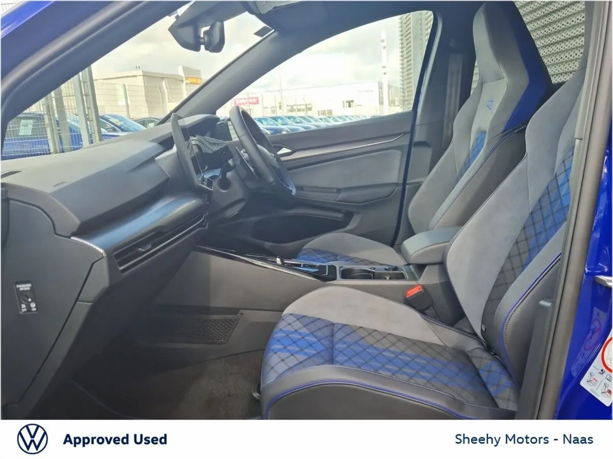 Volkswagen Golf Hatchback, Petrol, 2025, Blue