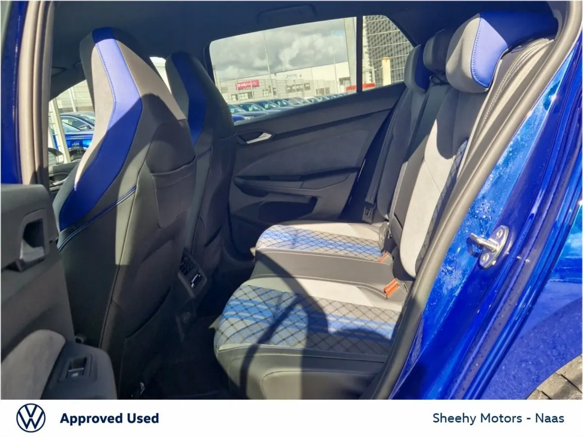 Volkswagen Golf Hatchback, Petrol, 2025, Blue