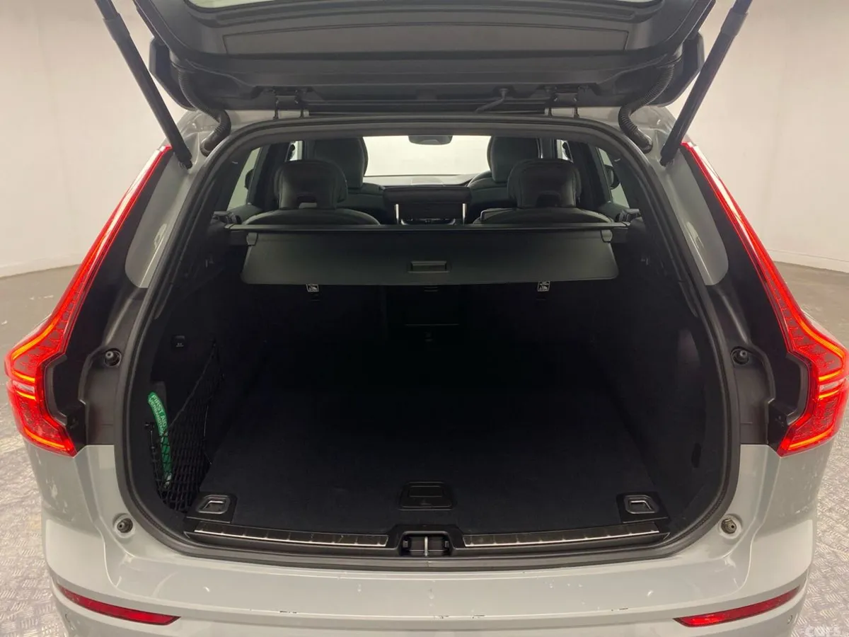 Volvo XC60 SUV, Petrol Plug-in Hybrid, 2025, Grey