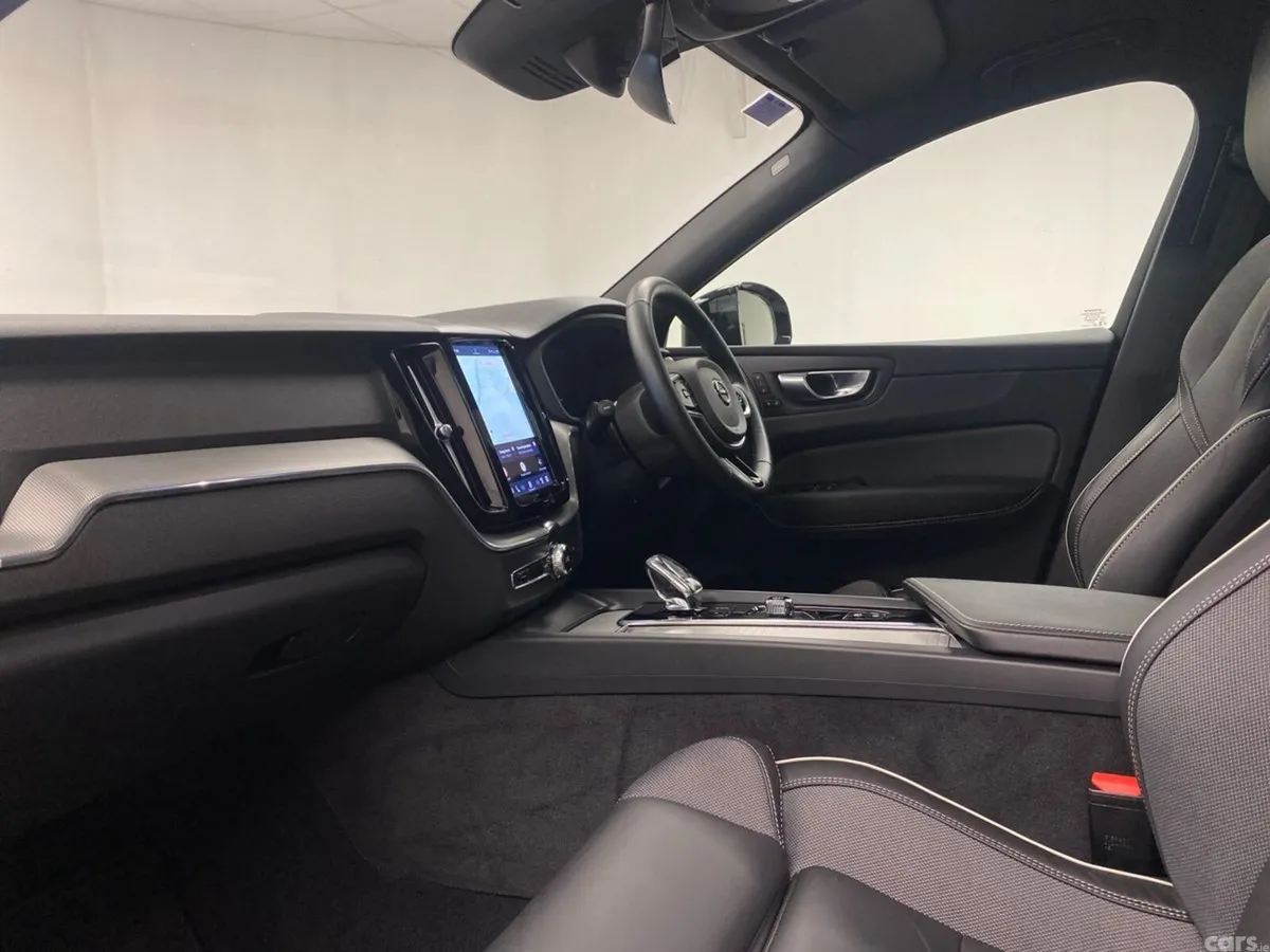 Volvo XC60 SUV, Petrol Plug-in Hybrid, 2025, Grey