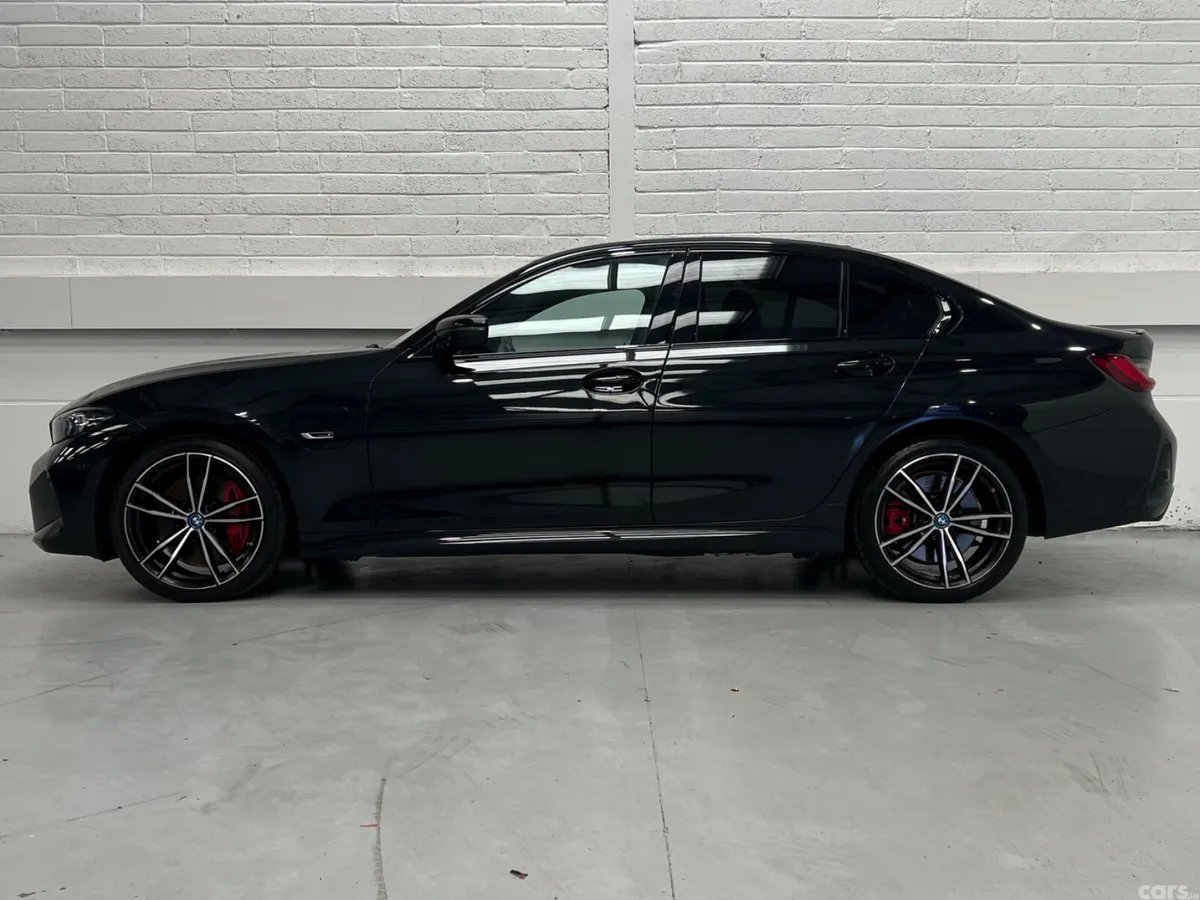 BMW 3-Series Saloon, Petrol Hybrid, 2023, Black