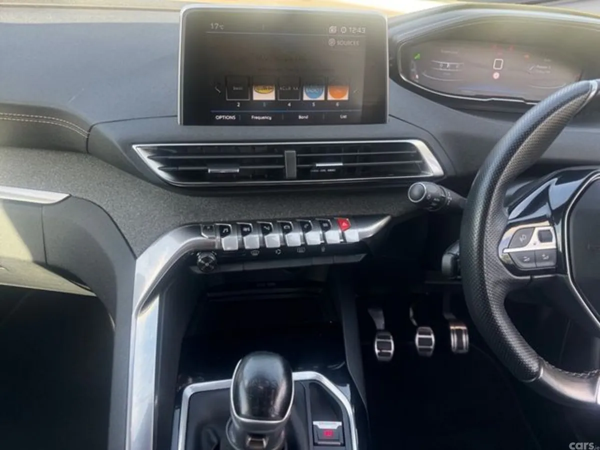 Peugeot 3008 Hatchback, Diesel, 2019, Grey